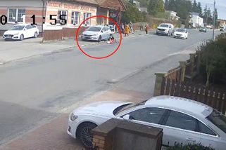 Nezabrzděné auto na Plzeňsku srazilo na chodníku těhotnou s dítětem v kočárku - Novinky